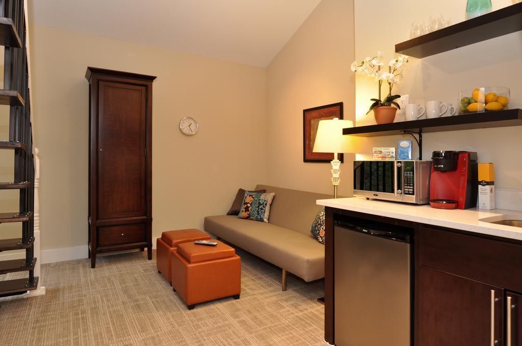 Aparthotel Dupont Place 3*