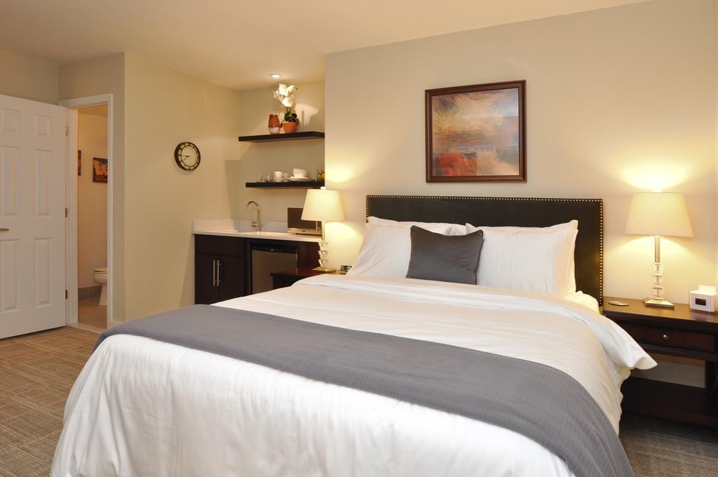 Dupont Place Aparthotel 3*